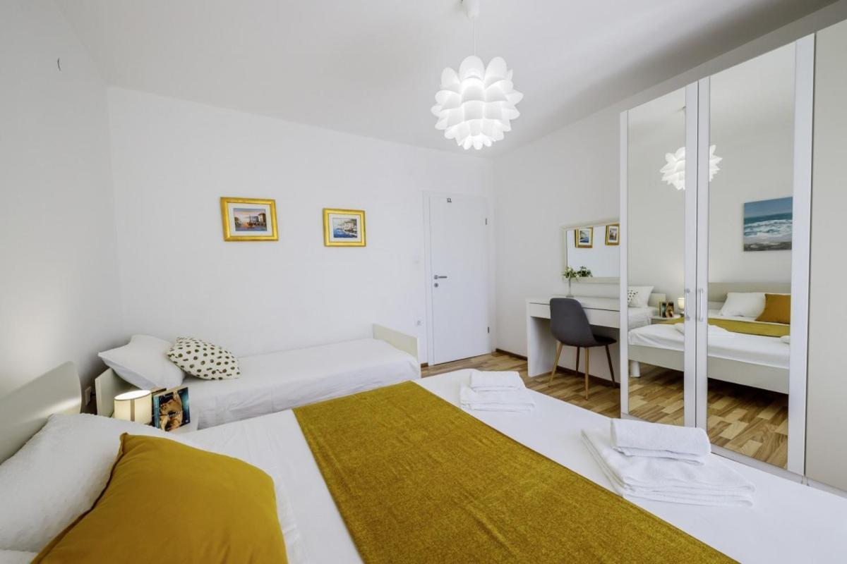 Ani In Trogir * Mittel-Dalmatien Hotel Donji Seget Buitenkant foto